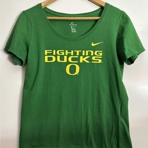 Nike Oregon Fighting Ducks T Shirt Women’s Size Medium Green The Nike Tee
